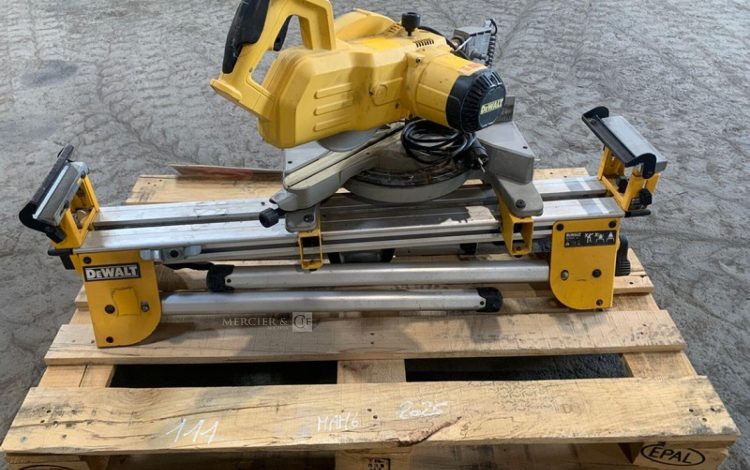 DEWALT DW777-QS  SCI010148