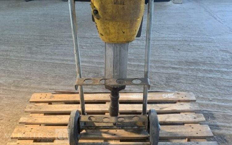WACKER NEUSON BH65  PIQ011042