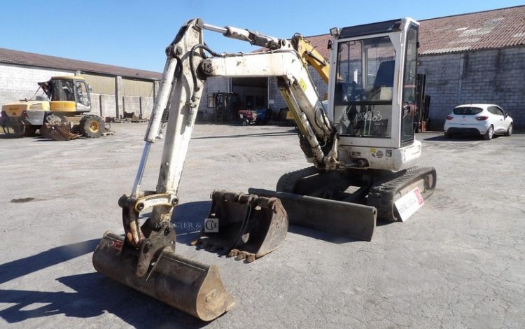 VOLVO ECR38  198203
