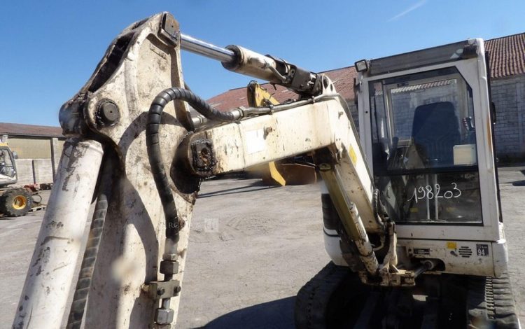 VOLVO ECR38  198203