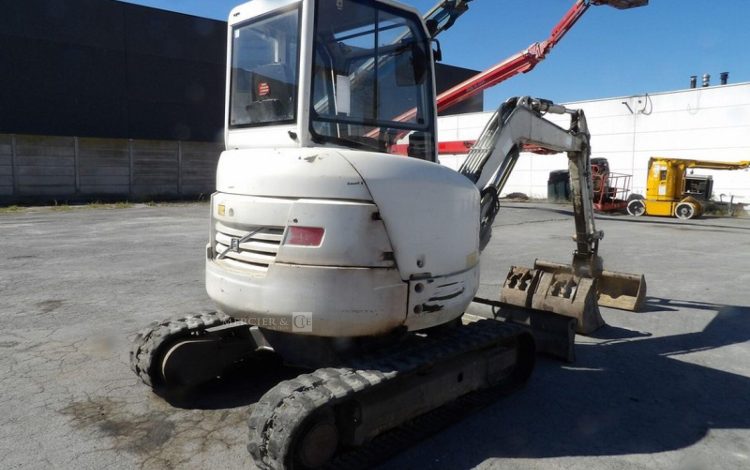 VOLVO ECR38  198203