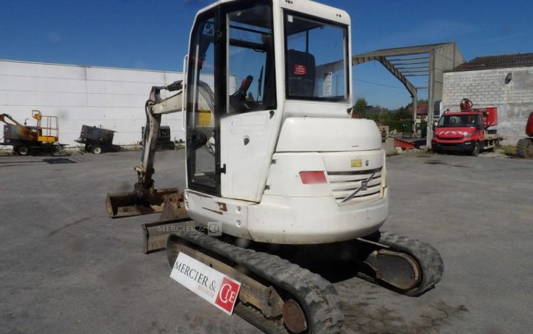 VOLVO ECR38  198203