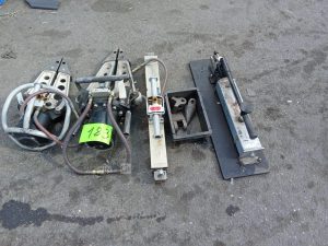 Autre Lot de 4 pompes hydrauliques manuelles  RESQTEC & BEMAEK  157