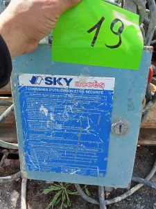 Autre Lot de 3 moteurs de levage SKYCLIMBER avec câbles  équipement pour échafaudage  17