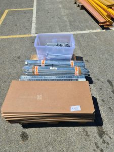Autre Lot de rayonnage métallique  Environ 9 ml linéaires, hauteur 1,80 m  167