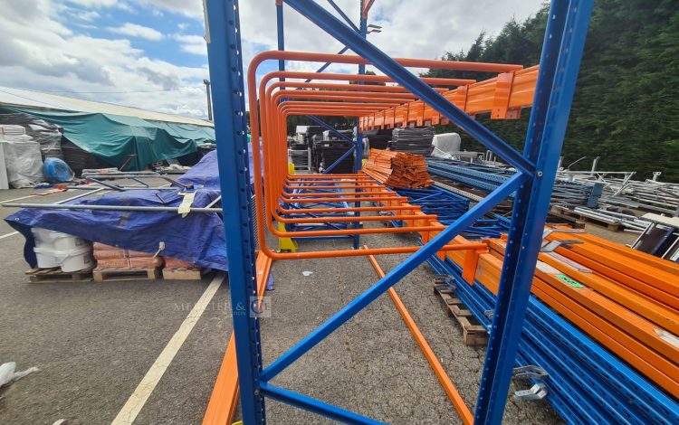 Autre Lot de 24 arceaux de protection pour racks de stockage  de 90cm x 70cm. Structur  168