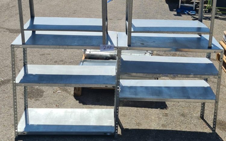 Autre Lot de 13 racks de stockage  75 x 30 x 75 cm (HxLxP) + 1 rack métallique offert  173