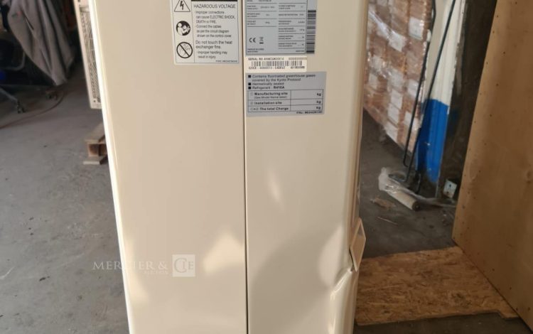 Autre Pompe à chaleur unité extérieure  de la marque THOMSON R410A Appareil endommagé  180