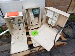Autre Lot de 3 boîtiers de chantier pour compteurs électriques  19
