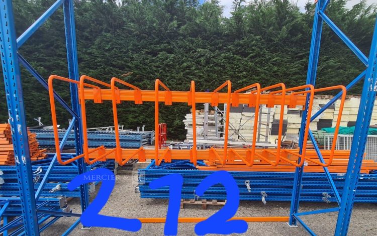 Autre Lot de 24 arceaux de protection pour racks de stockage  de 120cm x 80cm. Structu  183