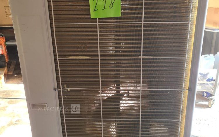 Autre Pompe à chaleur unité extérieure Therma V marque LG , HU161HAU34 Appareil endomm  188