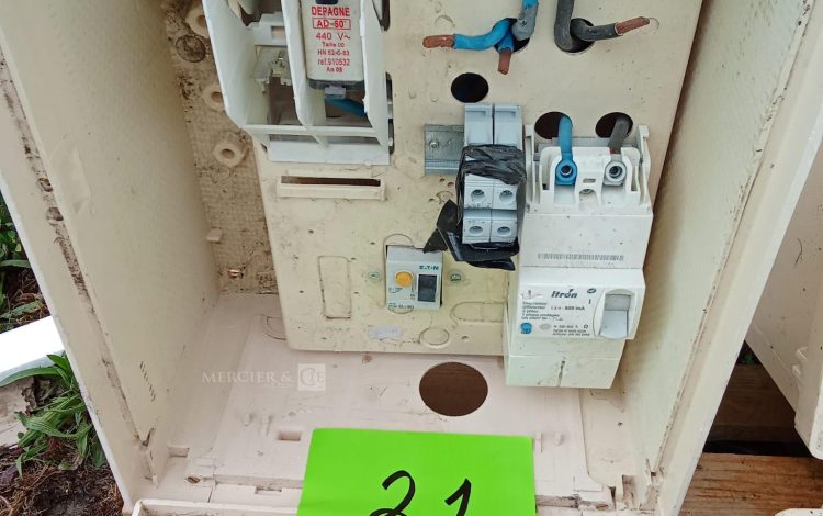 Autre Lot de 3 boîtiers de chantier pour compteurs électriques  19