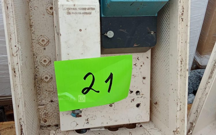 Autre Lot de 3 boîtiers de chantier pour compteurs électriques  19