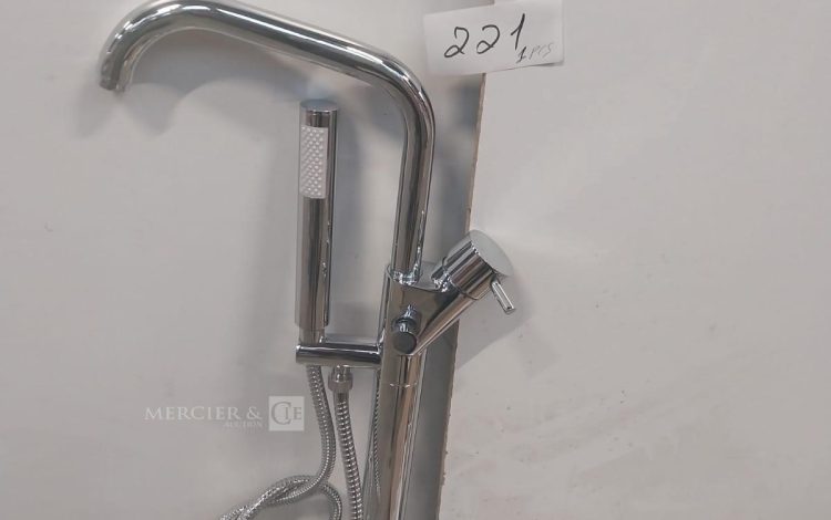 Autre Lot d’environ 50 sachets de Vis auto perceuse à tête bombée  221