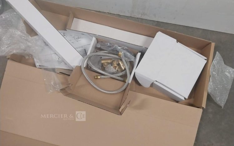 Autre Lot d’environ 50 sachets de Vis auto perceuse à tête bombée  221