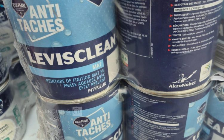 Autre Lot d’environ 50 sachets de Vis auto perceuse à tête bombée  221