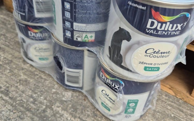 Autre Lot de 4 bouteilles d’oxygène comprimé B50-200 barre à 15°C, volume : 10,6 stm3  224