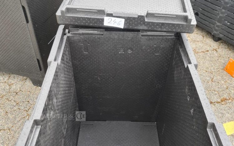 Autre Caisson frigorifique isotherme, conçu pour le transport et le stockage de produi  211