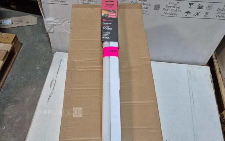 Autre Lot de 24 tubes T8 LED 9W avec starter marque holy light  244