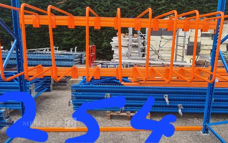 Autre Lot de 24 arceaux de protection pour racks de stockage  de 100cm x 90cm. Structu  216