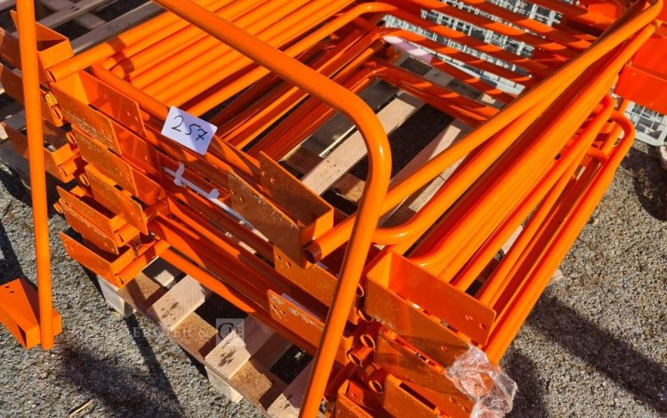 Autre Lot de 24 arceaux de protection pour racks de stockage  de 90 cm x 70 cm. Struct  218