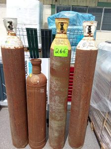 Autre Lot de 4 bouteilles d’oxygène comprimé B50-200 barre à 15°C, volume : 10,6 stm3  224