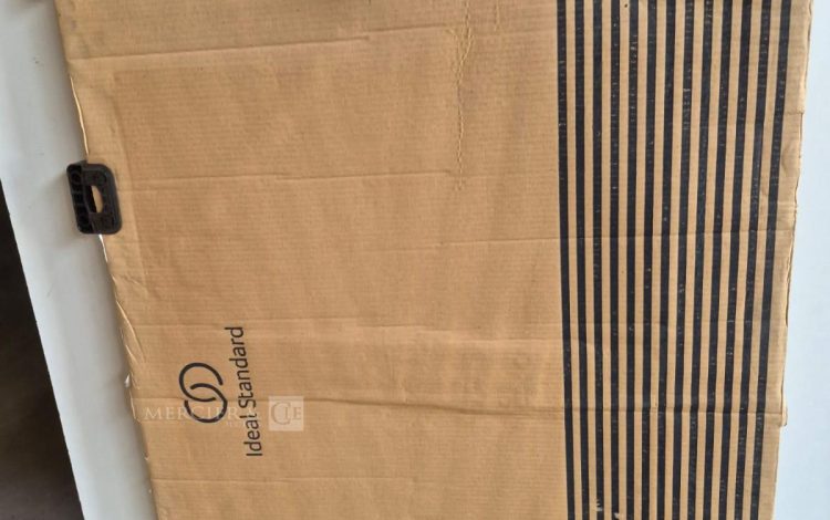 Autre Cuisine couleur taupe de la marque OSKAB  280