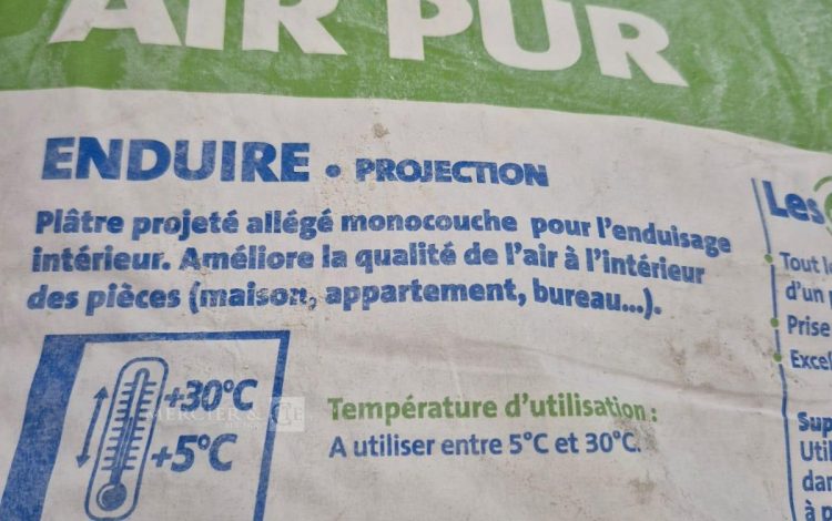 Autre Lot de deux crédences double face ( blanc et bois ), longueur 3 m. Marque OSKAB  275