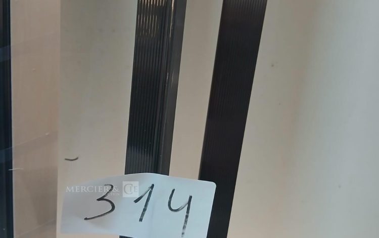 Autre Système de rangement de cuisine en tourniquet, OSKAB. Ouverture tirant gauche, p  314