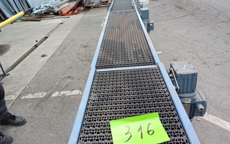 Autre Un convoyeur motorisé à chaines et à rouleaux, NATEL INTERNATIONAL. Dimensions?  264