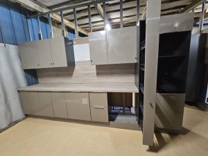 Autre Cuisine gris foncé  modèle compact et fonctionnel, marque OSKAB  319