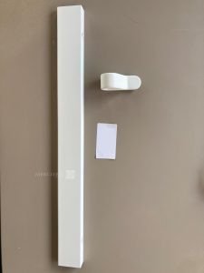 Autre Lot de poignées blanches, compatible avec la cousine du lot 319.  268