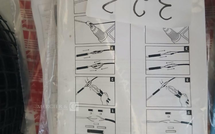 Autre Lot de poignées en inox, compatible avec la cuisine du lot 401        Contient 5  323