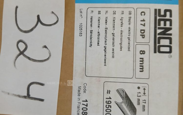 Autre Lot de poignées chrome et blanc, compatible avec la cuisine du lot 401     Conti  324