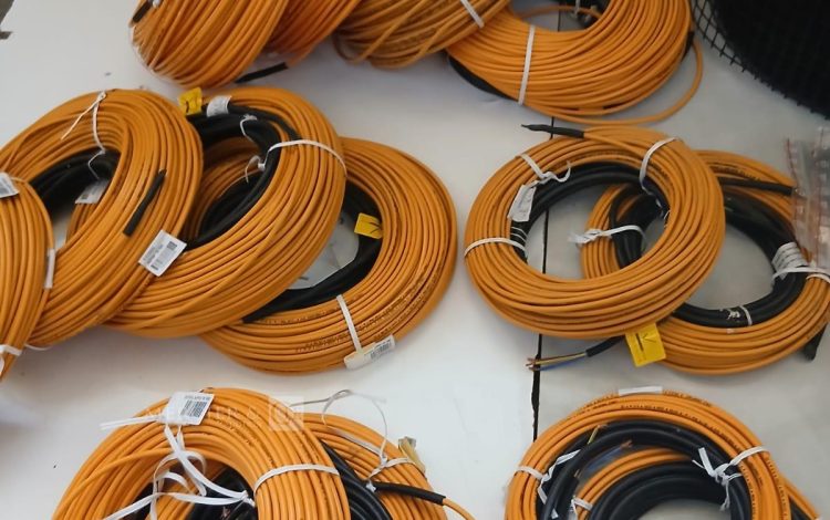 Autre Lot composé de plusieurs outils pour les véhicules de décarcération.  313