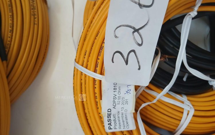 Autre Lot de deux crédences de 3 m, couleur noire marque OSKAB  326