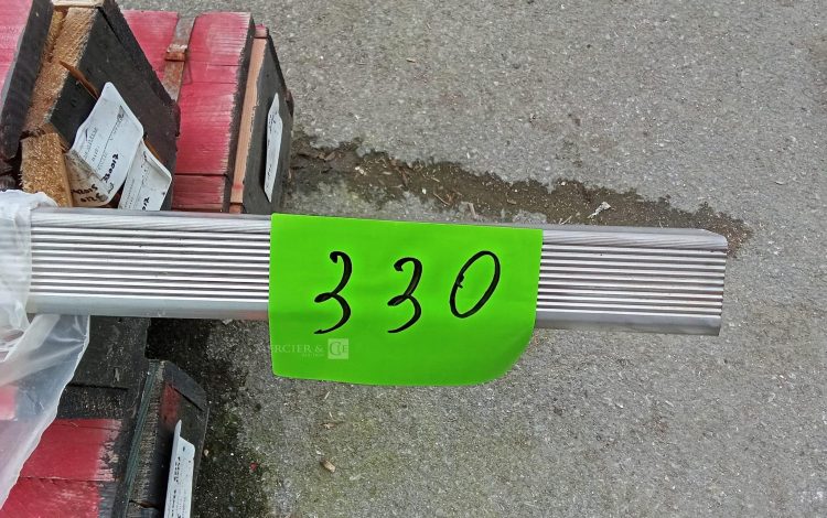 Autre Lot de 20 nez de marche de 6cmx3cmx6m  274
