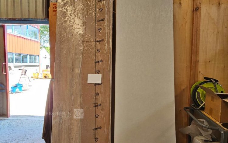 Autre Lot de deux crédences double face ( blanc et bois ), longueur 3 m. Marque OSKAB  275