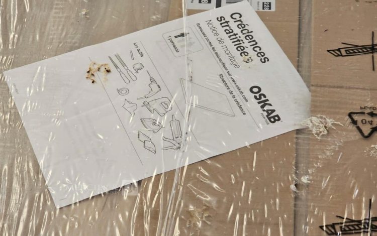 Autre Lot de deux crédences double face ( blanc et bois ), longueur 3 m. Marque OSKAB  275
