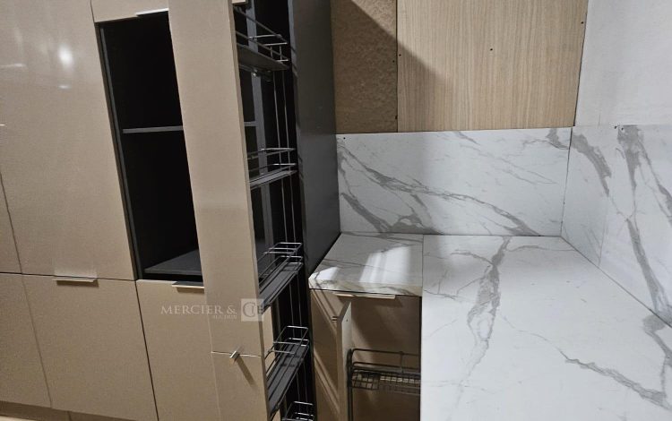 Autre Cuisine couleur taupe de la marque OSKAB  280
