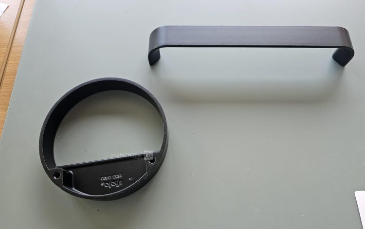 Autre Jeu de poignées de porte coloris noir, conçu pour s’adapter parfaitement à la cu  29