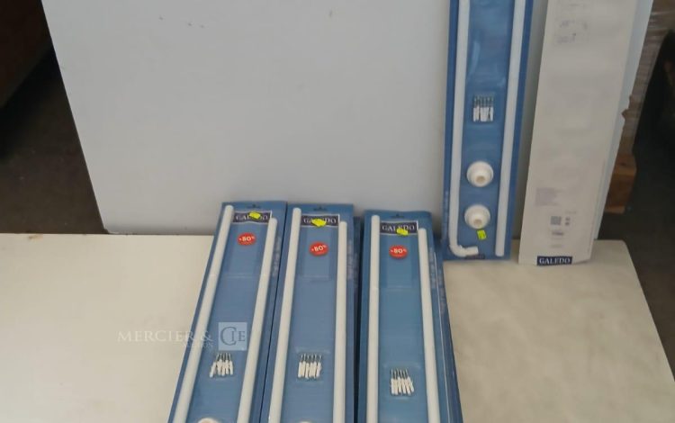 Autre Cuisine complète d’environ 3m  Coloris bleu et noyer , marque OSKAB  335