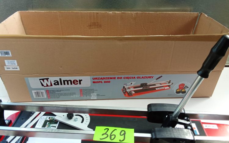 Autre Un outil de coupe de carreaux WALMER 600   , avec accessoires  301