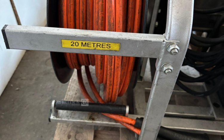 Autre Lot de 20 barres métalliques 5mx1cm pour semi-remorque  374