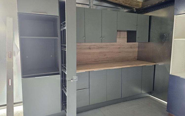 Autre Cuisine complète d’environ 3 m couleur vert mat de la marque OSKAB avec crédence  3