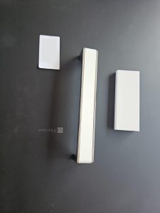 Autre Lot de poignées chrome et blanc, compatible avec la cuisine du lot 401     Conti  324
