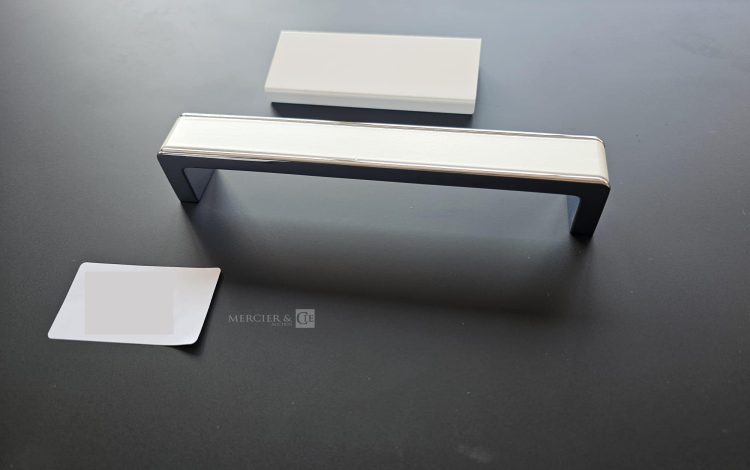 Autre Lot de poignées chrome et blanc, compatible avec la cuisine du lot 401     Conti  324