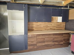 Autre Cuisine complète d’environ 3m  Coloris bleu et noyer , marque OSKAB  335