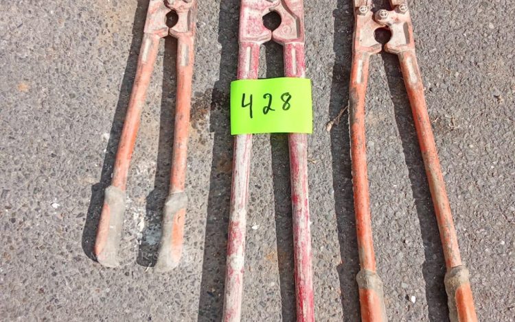 Autre Lot de 3 pince coupe boulon , 3 tailles différentes  338
