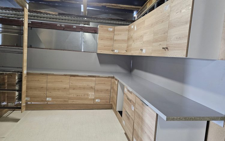 Autre Cuisine « Chêne Prestige »  Style moderne et chaleureux, marque OSKAB              345